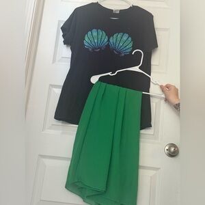 Black Seashell Graphic Tee and Green Skirt